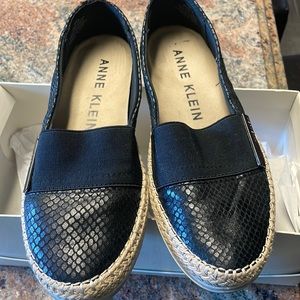 ANNE KLEIN Black Akzilya Shoes Size 7